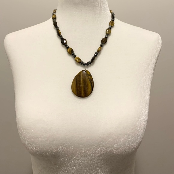 Necklace - Picture 2 of 4